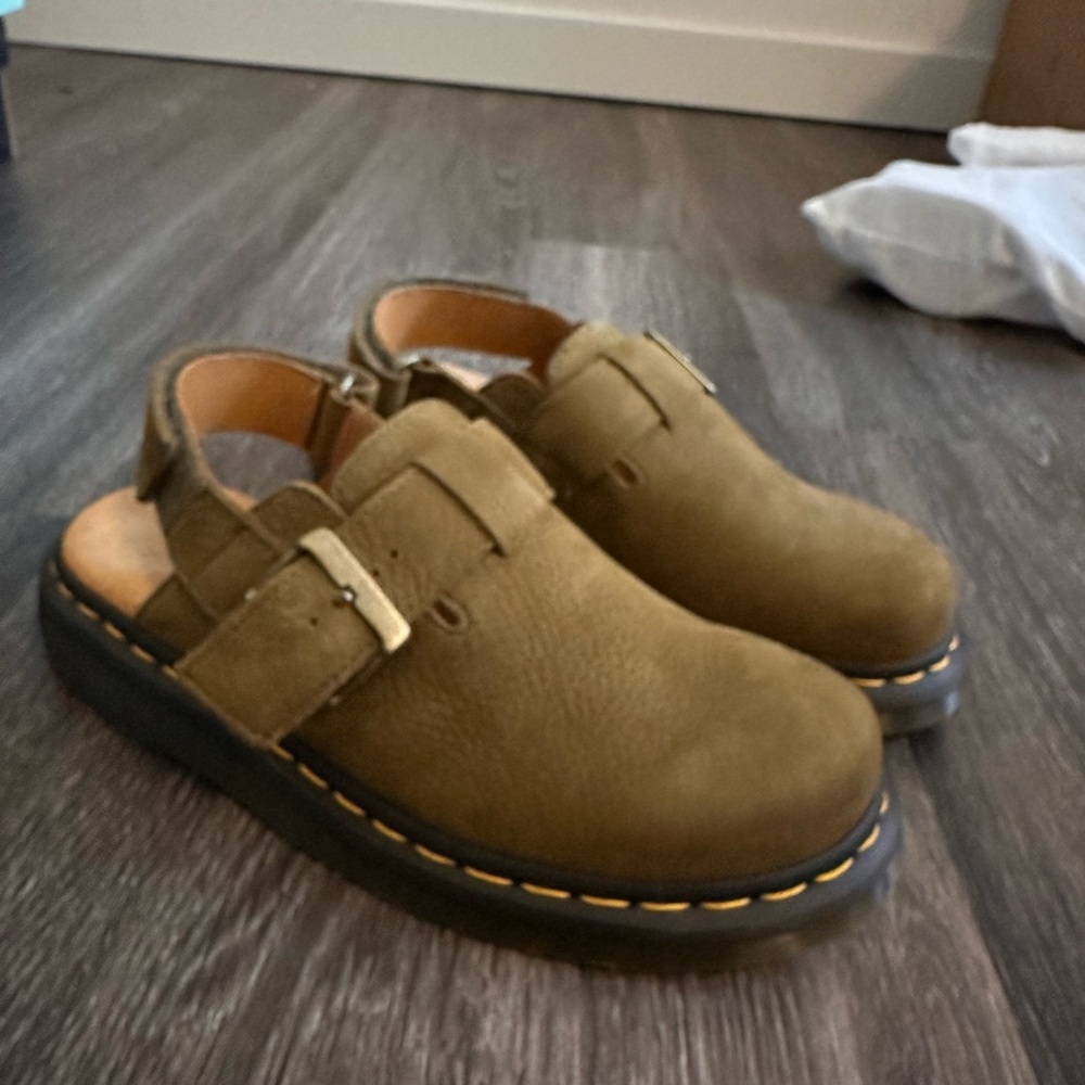 Doc Marten Jorge II suede size 7 NEVER WORN